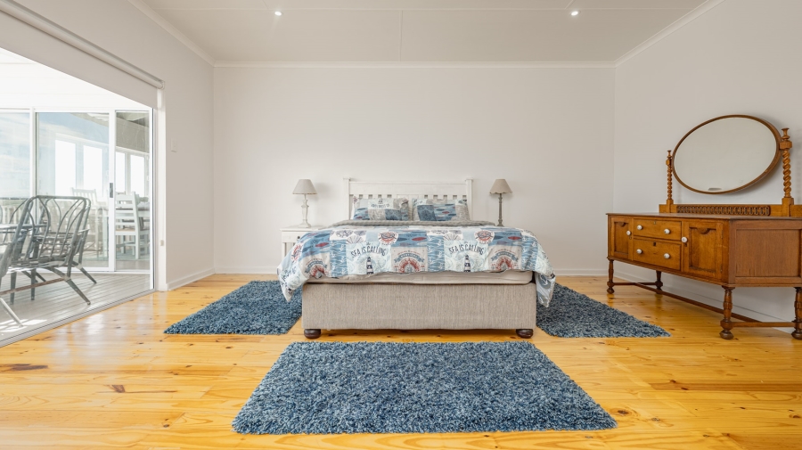 4 Bedroom Property for Sale in Struisbaai Western Cape